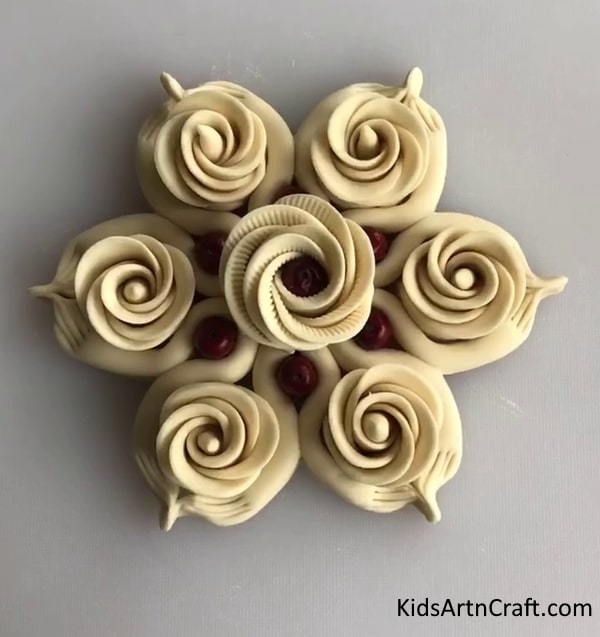 Beautiful Rose Bouquet Pie Crust - Resourceful Baking: Tips for Creating Fun and Special Forms 